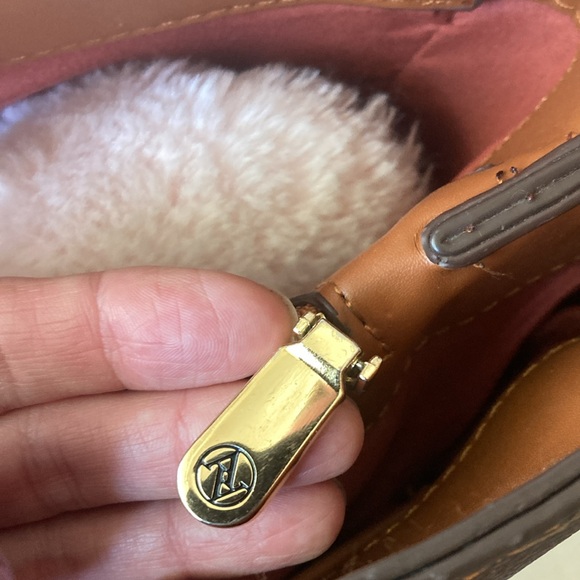 Adrienne vittadini large brown & gold handbag purse in great shape - Picture 7 of 16